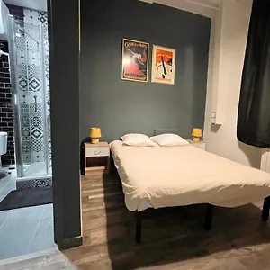  Hostel Le Globe France